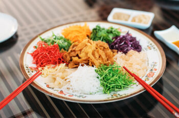 Resep Yu Sheng: Simbol Keberuntungan dan Harapan Baik