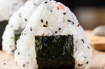 Resep Jumeokbap: Panduan Membuat Onigiri Korea yang Lezat