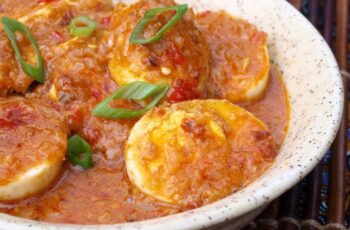 Resep Telur Bumbu Bali Spesial: Pedas Gurih, Bikin Ketagihan!