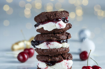 Black Forest Ice Cream Sandwich: Resep Mudah dan Cepat!