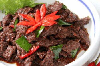 Resep Dendeng Balado Padang: Kelezatan dan Kisah di Baliknya