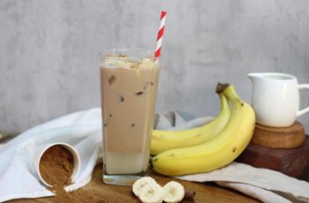 Kolak Pisang Milk Tea: Sajian Buka Puasa yang Unik dan Menggugah Selera