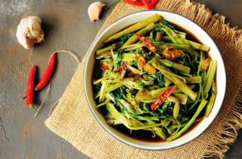 Resep Tumis Kangkung Spesial: Pendamping Seafood yang Sempurna