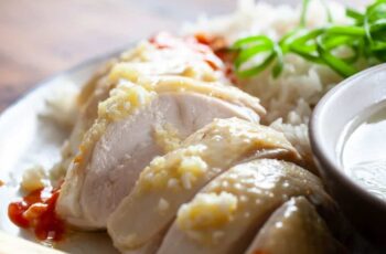 ## Resep Bubur Ayam Hainan: Nikmatnya Rasa Gurih dan Hangat