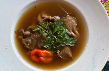 Resep Sup Leher Ayam: Gurih, Sehat, dan Unik!
