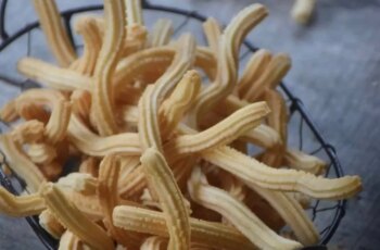 Resep Kue Akar Kelapa Tepung Beras Lezat dan Mudah Resep Kue Akar Kelapa Tepung Beras Lezat dan Mudah