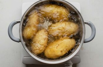 Cara Memasak Kentang Rebus yang Sempurna