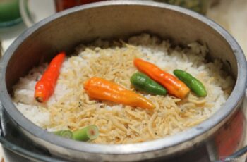 Cara Memasak Nasi Liwet Lezat di Rice Cooker Cara Memasak Nasi Liwet Lezat di Rice Cooker
